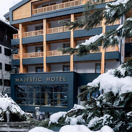 Majestic Hotel มาดอนนาดีกัมปิโญ ภายนอก รูปภาพ
